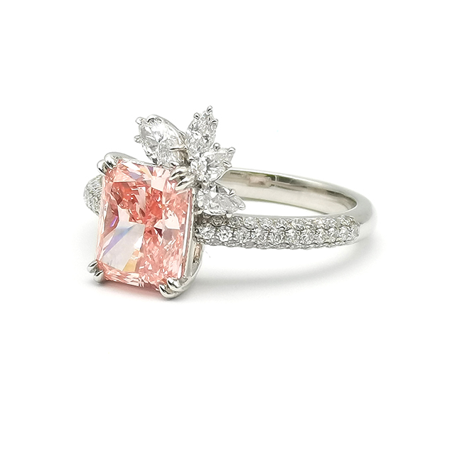 粉色/蓝色雷迪恩钻石戒指