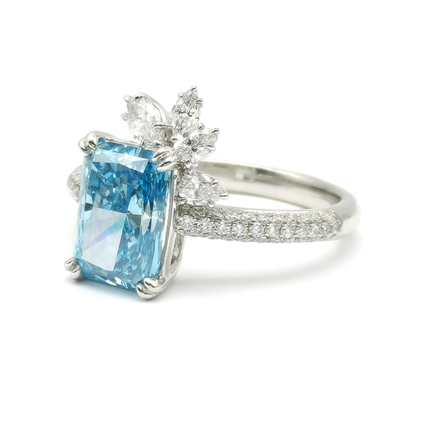 粉色/蓝色雷迪恩钻石戒指